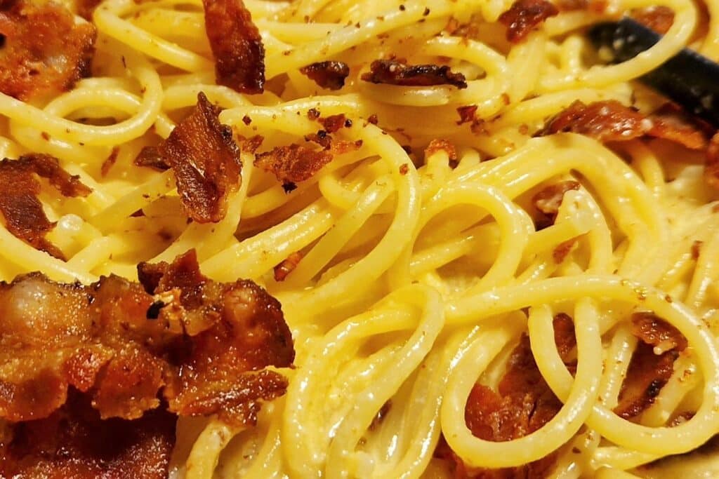 pasta carbonara med bacon, oppskrift